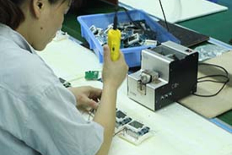 精密装配工位